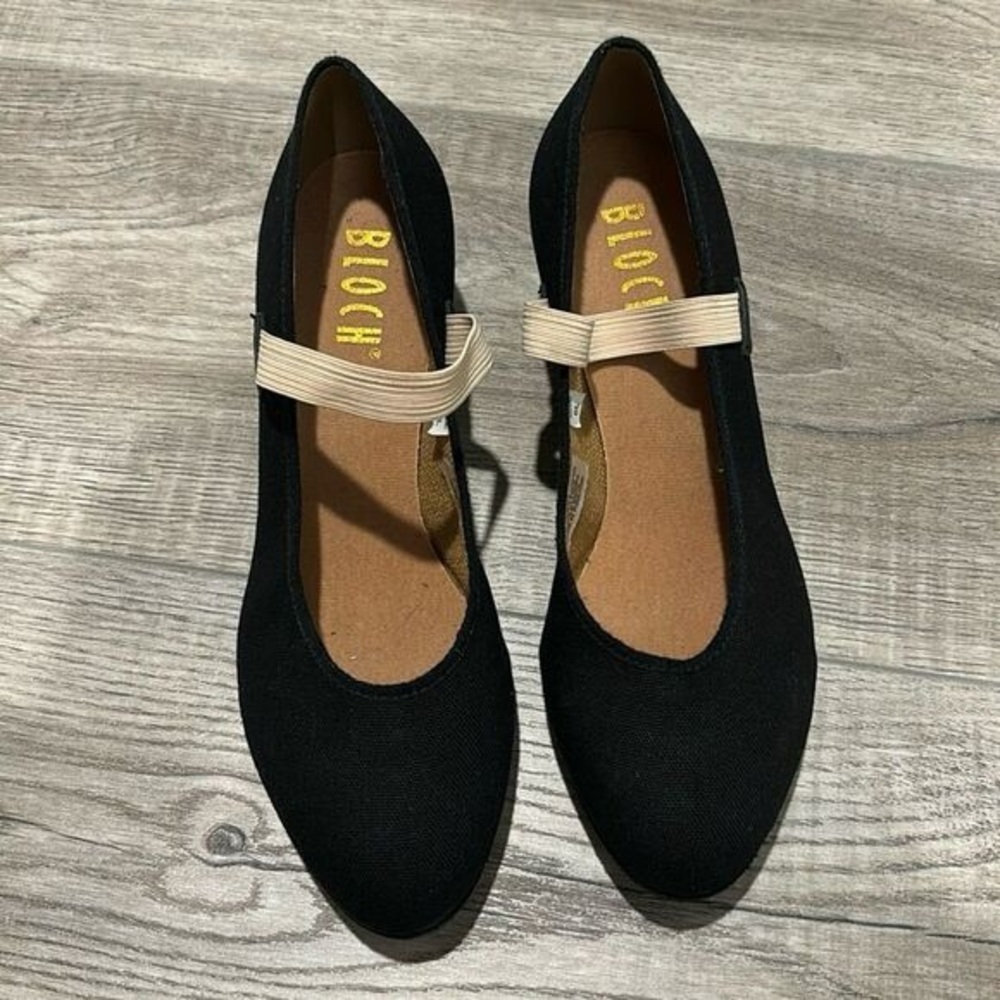 Bloch dance shoes in perfect condition size 6